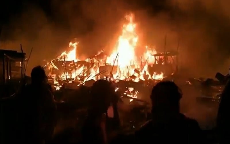 Kebakaran Hanguskan Puluhan Rumah di Palangka Raya, Satu Warga Terluka saat Ambil Barang