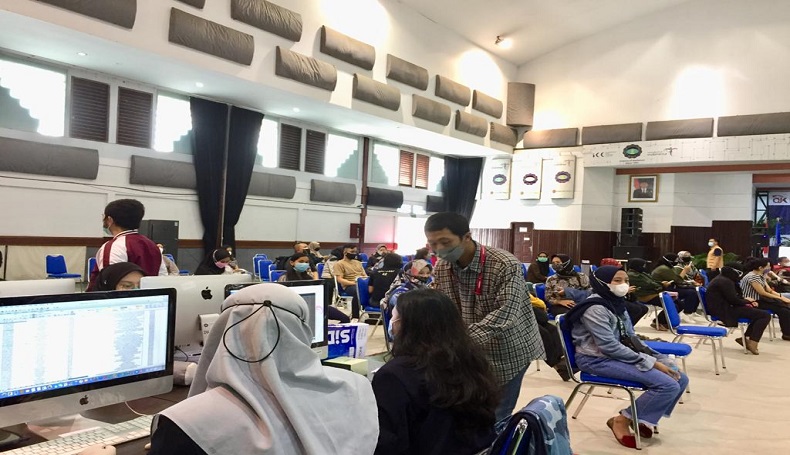 Sasar 3.000 Warga Bandung, OJK Dorong Percepatan Vaksinasi Pekerja Wisata