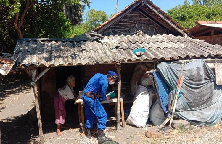 Ditpolairud Polda DIY Bagikan 1.280 Kg Beras bagi Warga Pesisir 