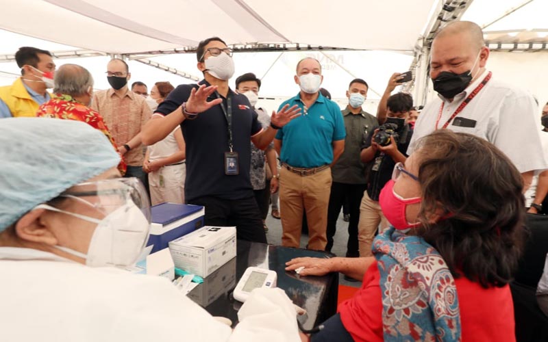 Sandiaga Uno Tinjau Sentra Vaksin Covid-19 di MNC Studio Kebon Jeruk  - Bagian 3