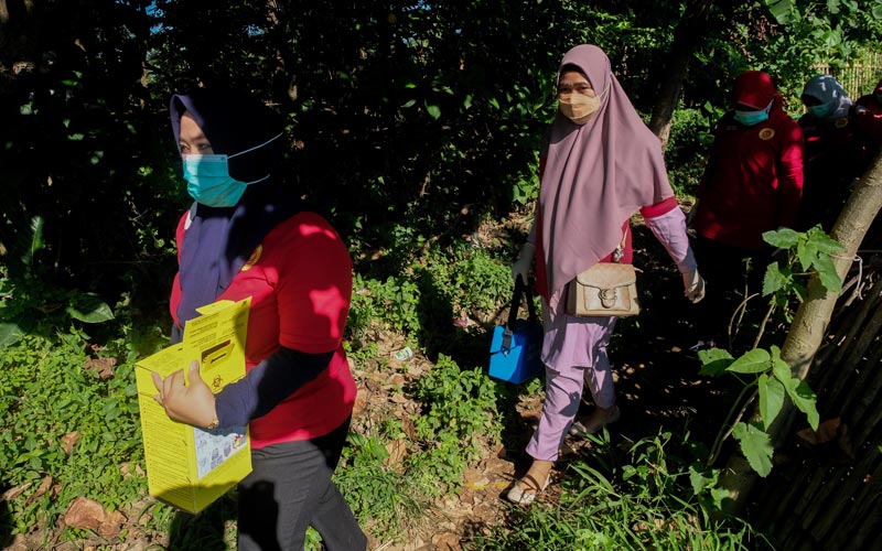 Tak Perlu Repot, Warga Gowa Terima Vaksin Covid-19 di Rumah  - Bagian 6