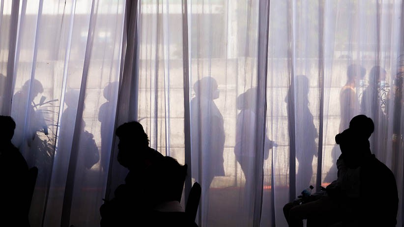 Ribuan Orang Datangi Sentra Vaksinasi MNC Peduli dan Kemenparekraf di Kebon Jeruk - Bagian 2