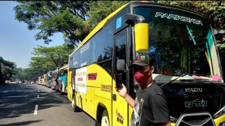 Diadang Polisi, Konvoi Bus yang Akan Demo Gagal Menuju DPRD Jateng