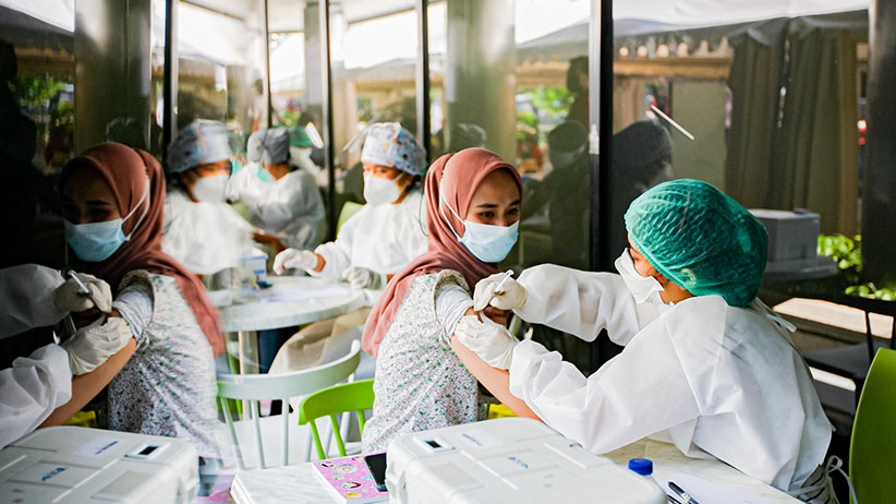 Antusiasme Warga Datangi Sentra Vaksinasi MNC Peduli pada Hari Terakhir - Bagian 4