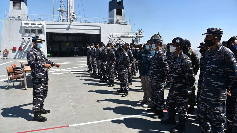 Serbuan Vaksinasi, TNI AL Kirim Kapal Perang ke Pulau Bawean  - Bagian 3