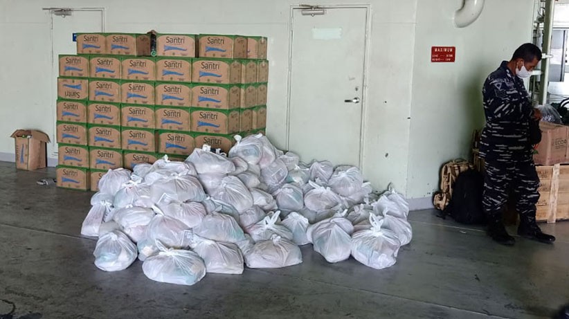 Serbuan Vaksinasi, TNI AL Kirim Kapal Perang ke Pulau Bawean  - Bagian 5