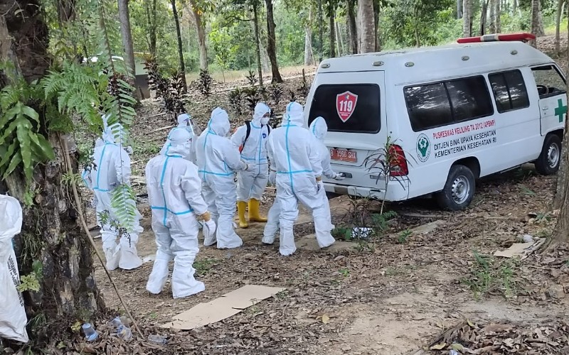 Petugas Tak Kunjung Tiba, Keluarga Pasien Covid-19 di OKU Menunggu Berjam-jam di Kuburan