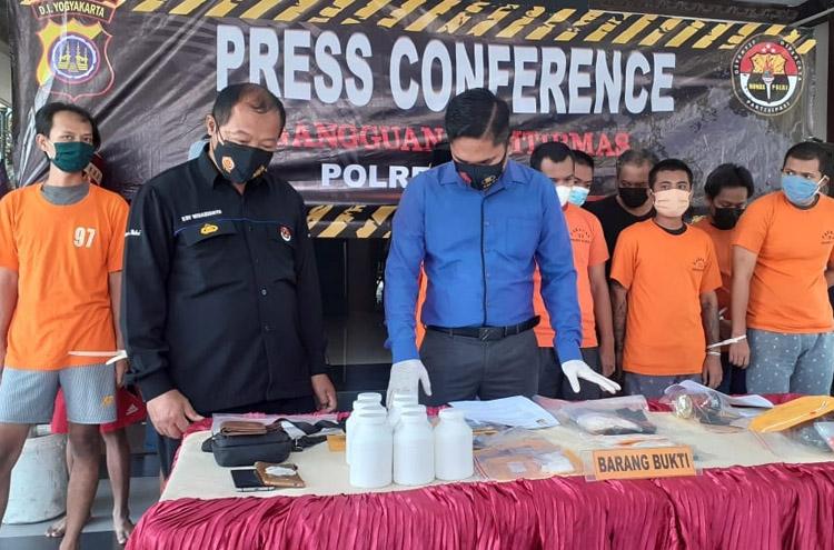 Polres Sleman Bongkar 10 Kasus Narkoba dan 16 Tersangka selama Juni-Juli