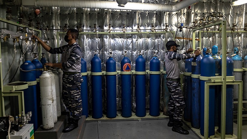 KRI dr Soeharso Pasok Kebutuhan Oksigen Medis di Jawa Tengah - Bagian 1