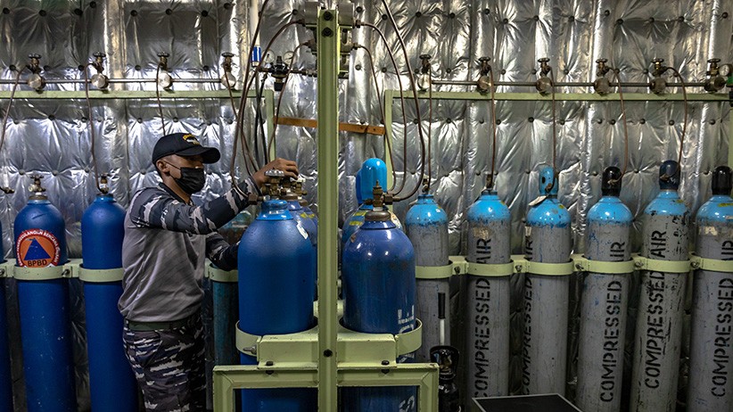 KRI dr Soeharso Pasok Kebutuhan Oksigen Medis di Jawa Tengah - Bagian 2