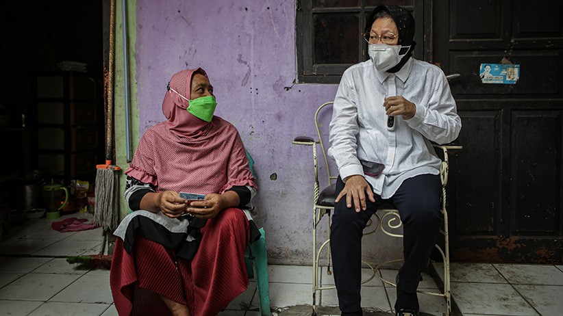 Sidak, Mensos Tri Rismaharini Memastikan Penyaluran BST Tepat Sasaran - Bagian 1