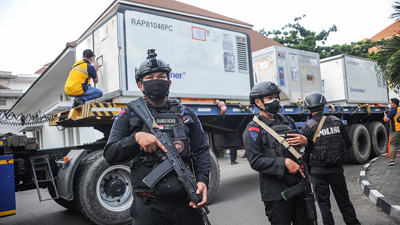 21,2 Juta Bahan Baku Vaksin Sinovac Tiba di Indonesia - Bagian 1