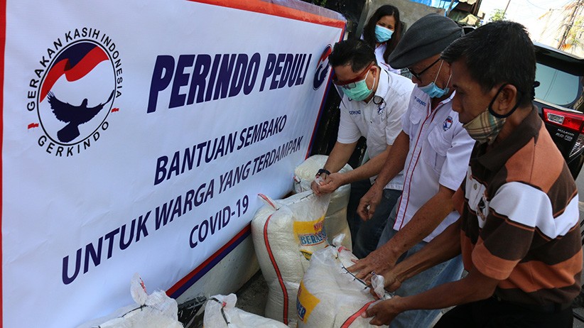 Partai Perindo Bagi-Bagi Beras untuk Warga Terdampak Pandemi di Tanjung Priok - Bagian 2