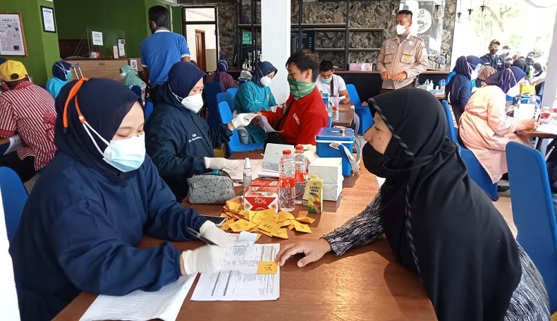  PJT II Jatiluhur Purwakarta Vaksinasi Covid-19 di Tempat Wisata agar Warga Tidak Stres