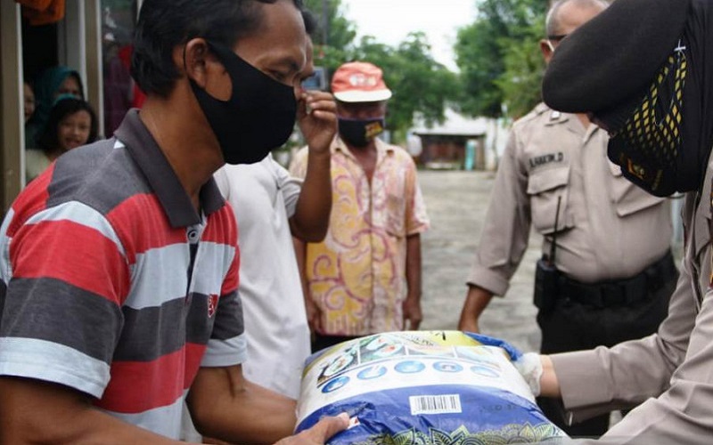 Cegah Permasalahan Sosial, Sumsel Salurkan 1.000 Ton Beras untuk Bantuan PPKM
