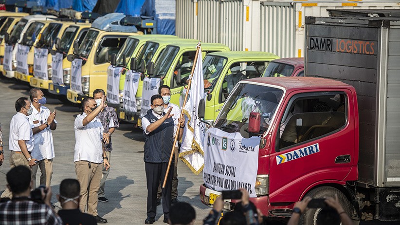 Gubernur Anies Lepas Penyaluran Bantuan untuk Jutaan Keluarga - Bagian 1