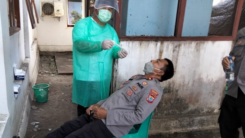 Deteksi Dini Covid-19, Personel Polres Minahasa Selatan Ikuti Swab Antigen Acak