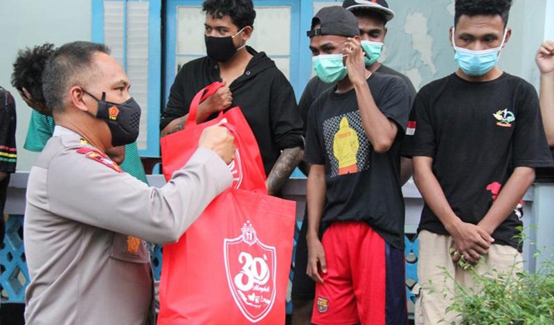 Tiga Perwira Menengah Polda Jateng Sambangi Asrama Mahasiswa Papua, Ada Apa?