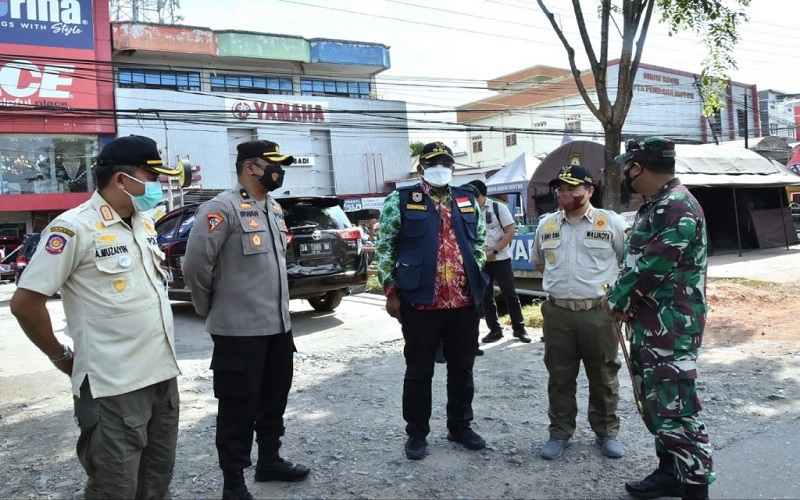 title Pj Gubernur Kalsel Harapkan Level PPKM di Banjarmasin Segera Turun Pj Gubernur Kalsel Harapkan Level PPKM di Banjarmasin Segera Turun