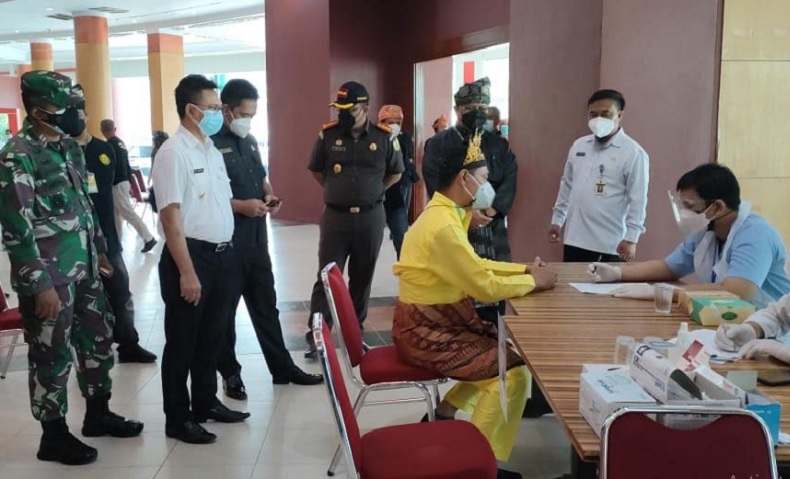 title Wali Kota Pontianak Edi Rusdi Kamtono: Vaksinasi Capai 200.000 Orang Wali Kota Pontianak Edi Rusdi Kamtono: Vaksinasi Capai 200.000 Orang