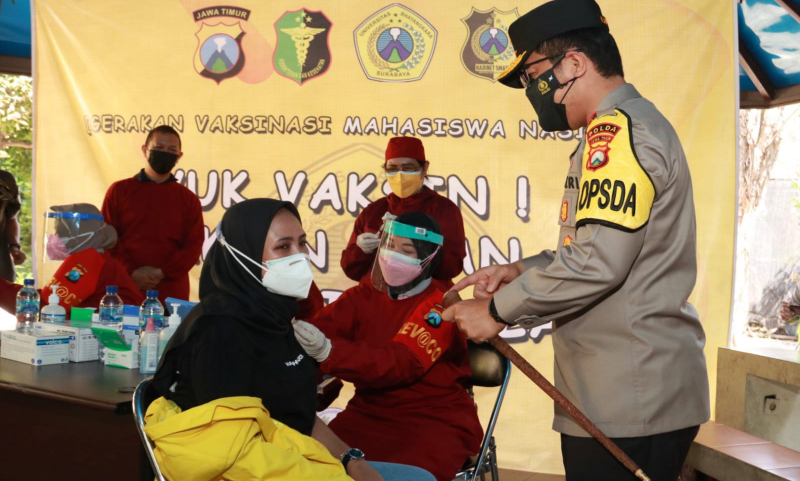 Vaksinasi Massal di Ubhara, Ini Pesan Kapolda Jatim Irjen Pol Nico Afinta
