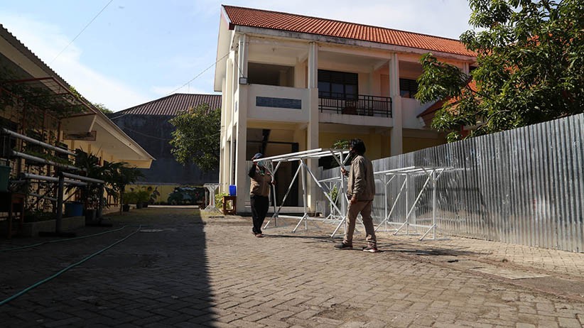 Sekolah Ini Siap Tampung Pasien Covid-19 Gejala Ringan - Bagian 4