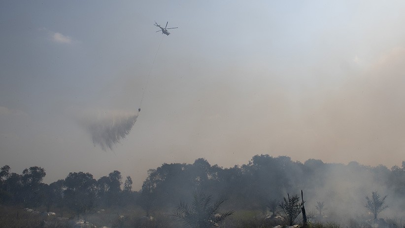 Water Bombing, Helikopter Mi-8AMT Padamkan Kebakaran Lahan di Ogan Ilir - Bagian 2