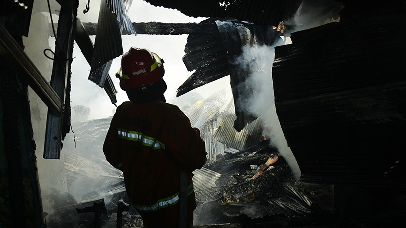Rumah-Rumah di Permukiman Padat Penduduk Kota Makassar Ludes Terbakar - Bagian 2