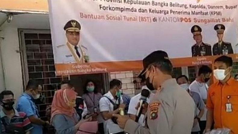 title Dengar Humor Kapolda Babel, Ibu-Ibu di Bangka Tertawa Terpingkal-pingkal Dengar Humor Kapolda Babel, Ibu-Ibu di Bangka Tertawa Terpingkal-pingkal