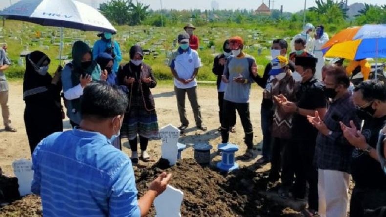 Akbar Bram Mahaputra, Putra Mantan Wali Kota Surabaya Meninggal akibat Covid-19