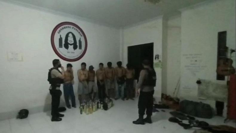 Pesta Miras di Gedung Islamic Centre Pangkep, 7 Pemuda Bertato Terjaring Razia Polisi