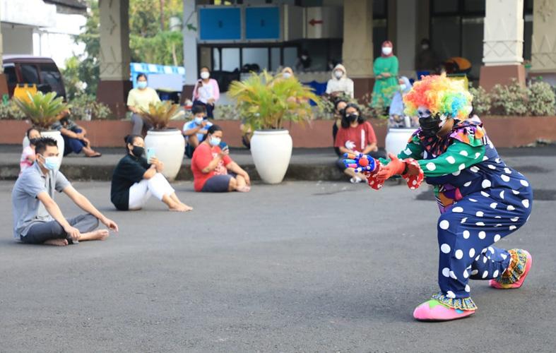  Belasan Mahasiswa Datangi Rumdin Wali Kota Semarang, Puluhan Pasien Covid-19 Terkejut