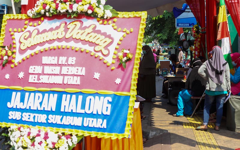  Warga Jakarta Barat Ikuti Program Vaksinasi Merdeka - Bagian 5