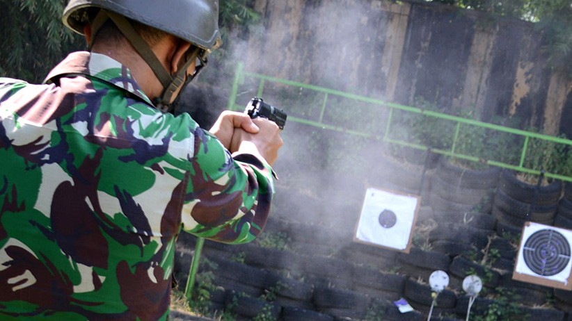 Aksi Prajurit Marinir Menembak dari Jarak 100 Meter - Bagian 3