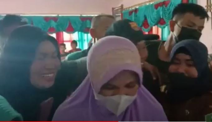 Tangis Haru Keluarga Iringi Apriyani-Greysia Polii Sabet Emas Olimpiade Tokyo