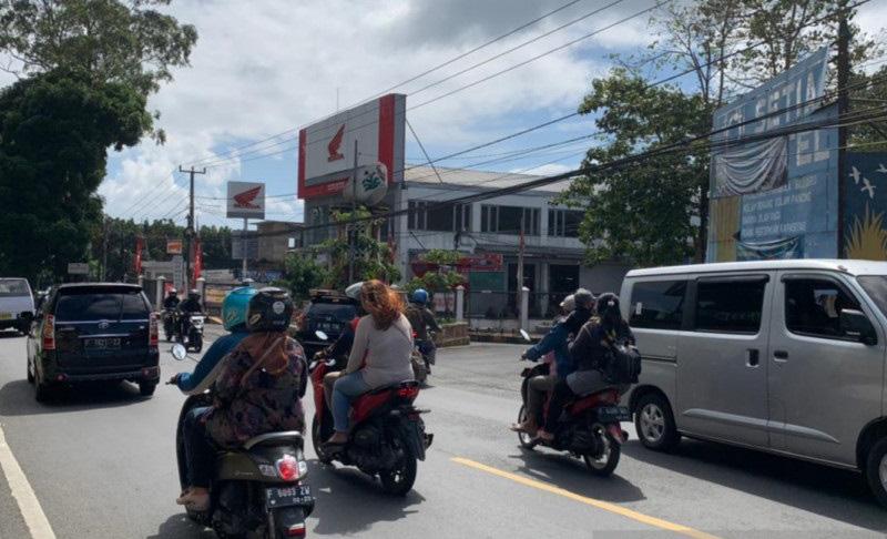 Jelang PPKM Level 4 Berakhir, Jalur Puncak-Cianjur Padat Merayap