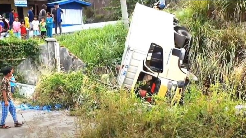 Truk Boks Kecelakaan Tunggal di Padangsidimpuan, Sopir dan Kernet Luka-Luka
