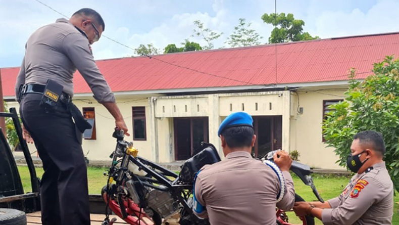 Diduga Mabuk, 2 Remaja Naik Motor Luka-Luka usai Tabrak Trotoar di Beo Talaud