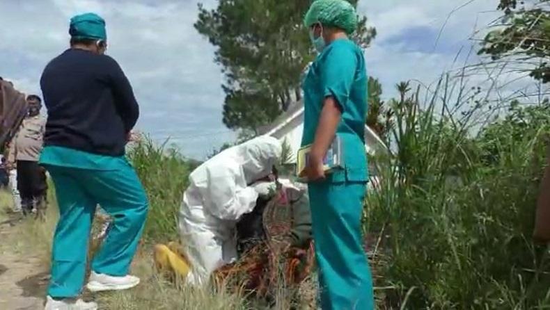 Pasien Covid-19 yang Viral Dianiaya Warga Meninggal, Istri Histeris hingga Pingsan