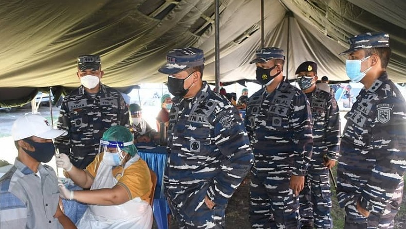 TNI AL Gelar Vaksinasi di Rumkital Dr Wahyu Slamet Kota Bitung 