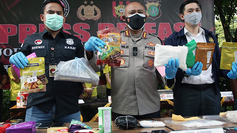 Penampakan Bungkus Makanan Ringan Berisi 9.984 Butir Pil Ekstasi - Bagian 2