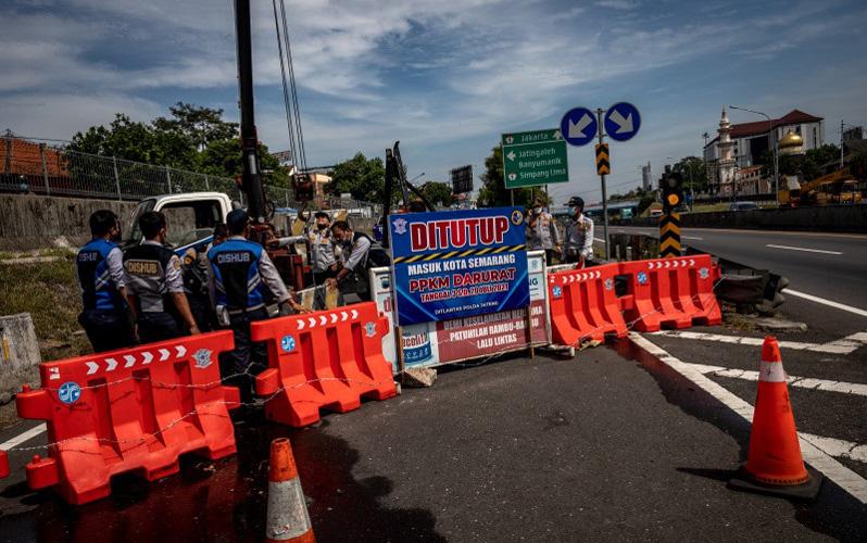 Seluruh Sekat Jalan di Kota Semarang Dibuka, Pusat Perbelanjaan Masih Ditutup
