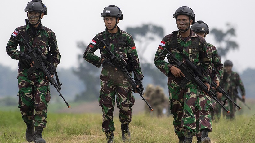 Terbang dari Guam dengan Pesawat C-17, Prajurit TNI AD dan US Army Terjun di Sumsel - Bagian 3