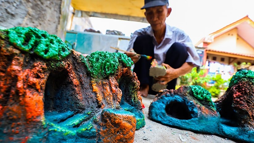 Usaha Miniatur Hiasan Akuarium Bertahan di Tengah Pandemi - Bagian 1