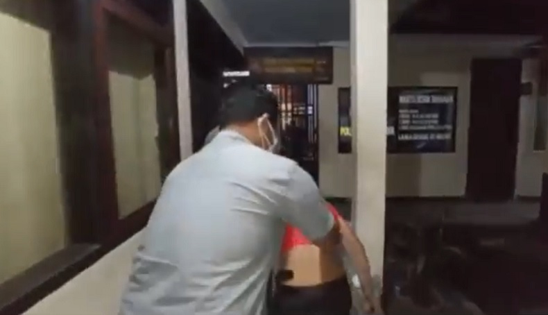 Camat Pelaku Curanmor Ditangkap Sembunyi di Atap Rumah Warga