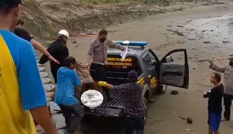 Pria Tua Tewas Digulung Ombak Pantai Cipatujah Tasikmalaya, Jasadnya Tersangkut Bebatuan