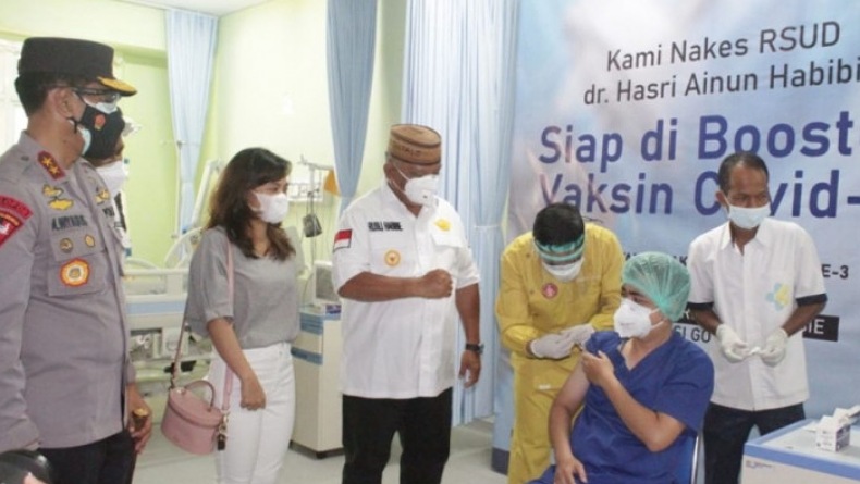 Ribuan Nakes di Gorontalo Mulai Terima Vaksin Tahap III