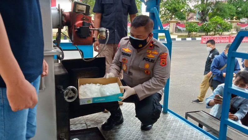 Polda Jambi Musnahkan 13,5 Kg Sabu, 9 Tersangka Ditangkap