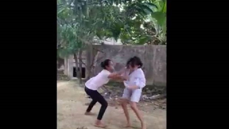 Video Viral 2 Remaja Perempuan Ini Berkelahi Rebutan Pacar