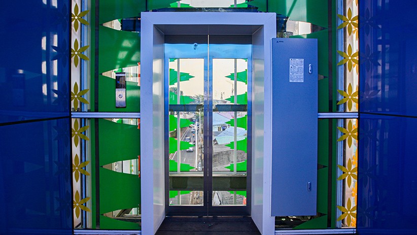 Penampakan JPO Tapal Kuda Dilengkapi Lift dan Arsitektur yang Instagramable - Bagian 4